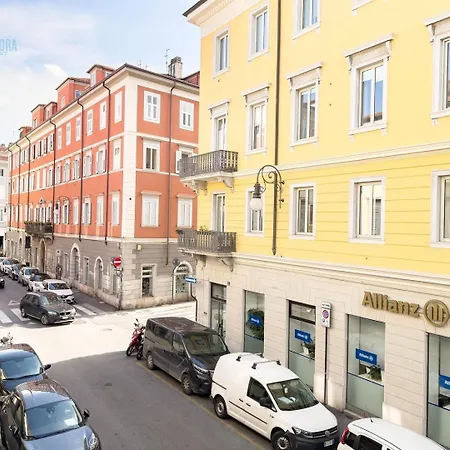 Cadorna 14 Tirabora Short Rent Apartmán Terst