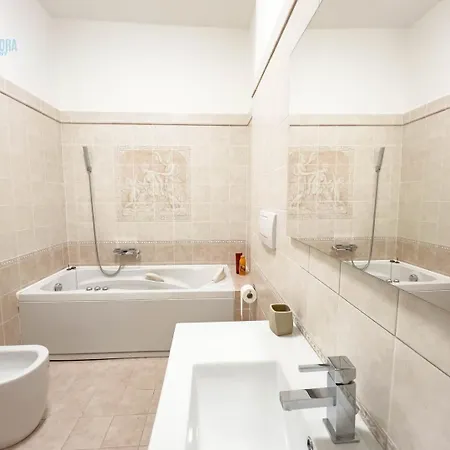 Cadorna 14 Tirabora Short Rent *